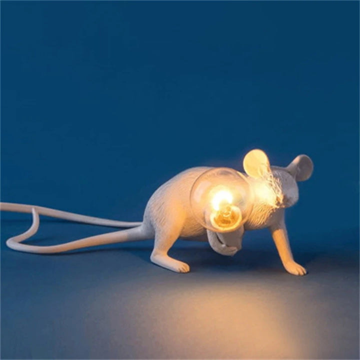 Modern LED Table Lights Resin Animal Rat Cat Squirrel LED Night Lights Mouse Table Lamps Home Decor Desk Lamp Lighting Fixtures