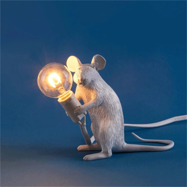 Modern LED Table Lights Resin Animal Rat Cat Squirrel LED Night Lights Mouse Table Lamps Home Decor Desk Lamp Lighting Fixtures